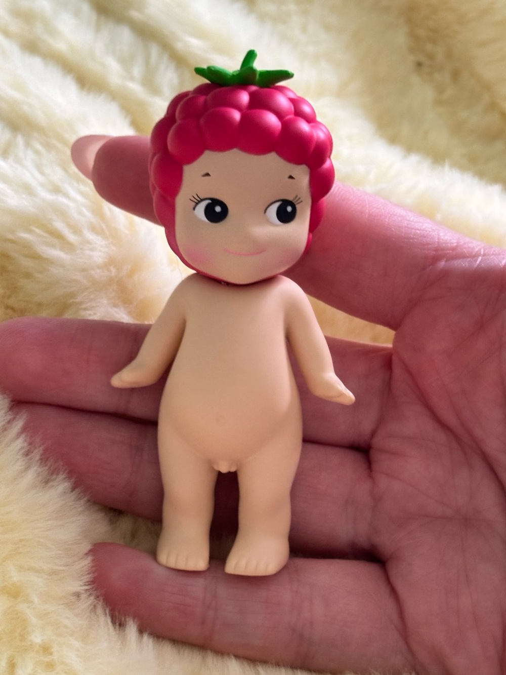 Sonny Angel raspberry